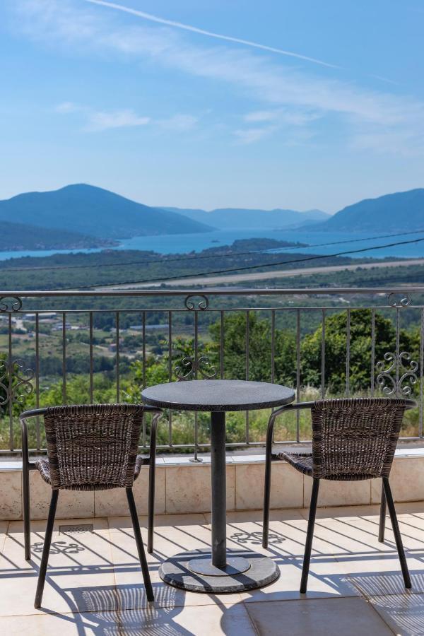 Guest House Vila Vedesa Kotor Buitenkant foto