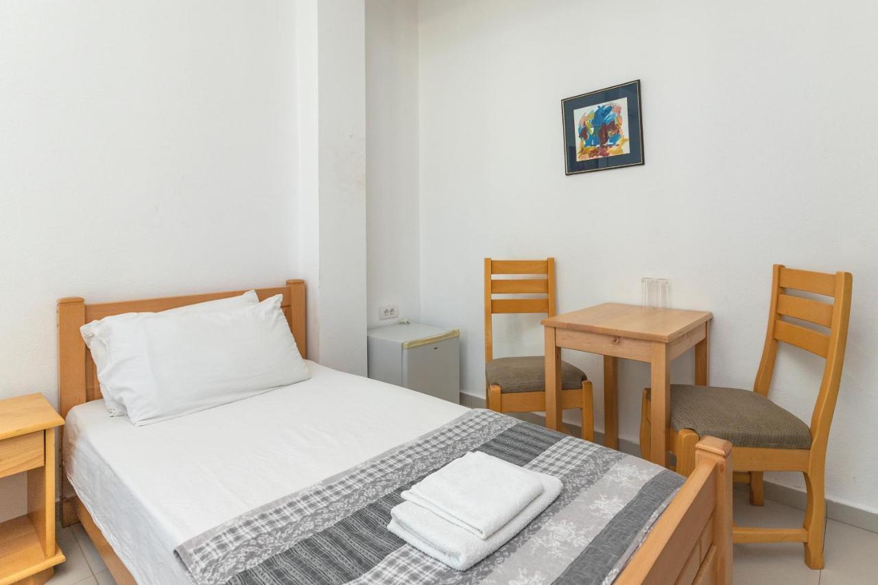 Guest House Vila Vedesa Kotor Buitenkant foto