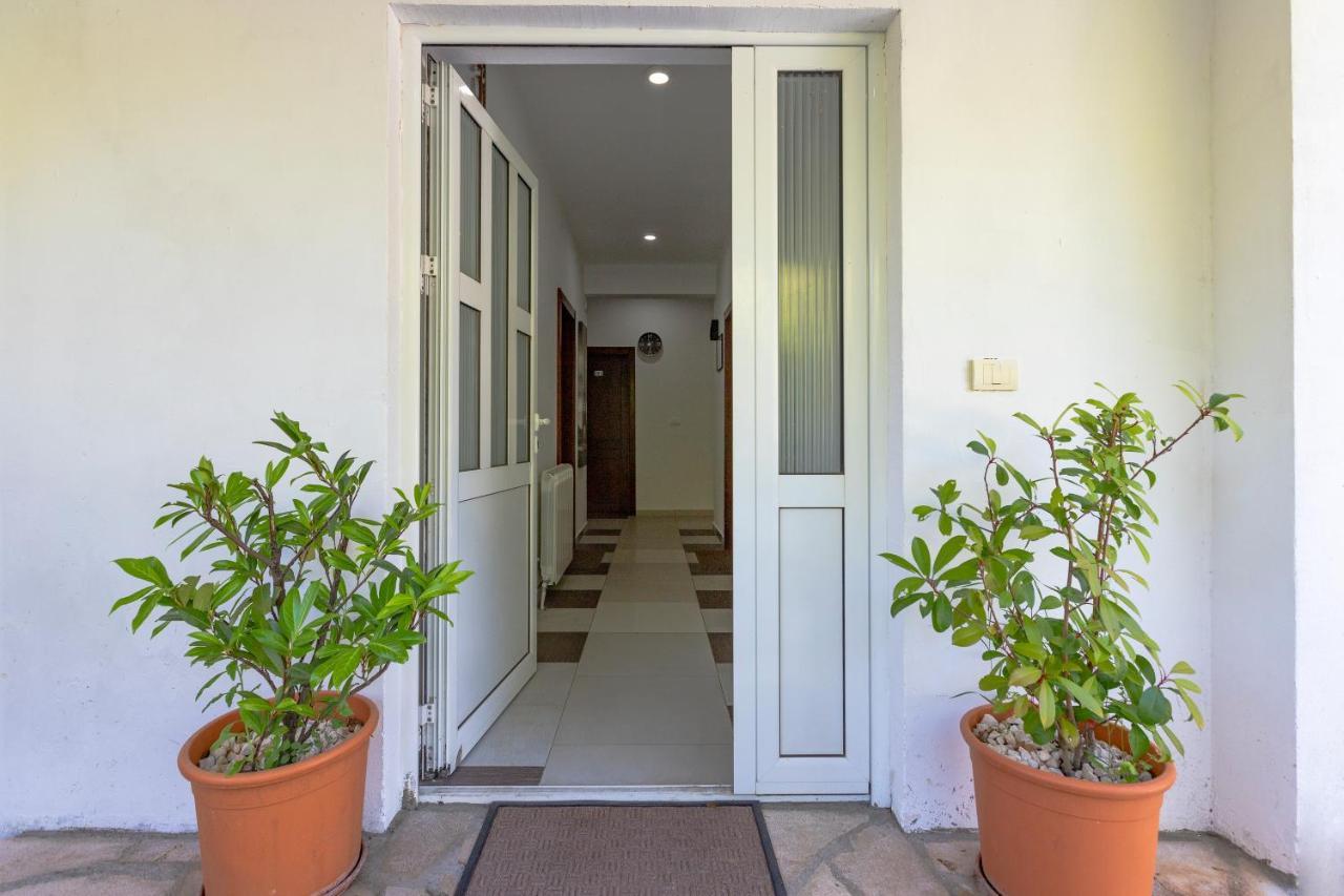 Guest House Vila Vedesa Kotor Buitenkant foto